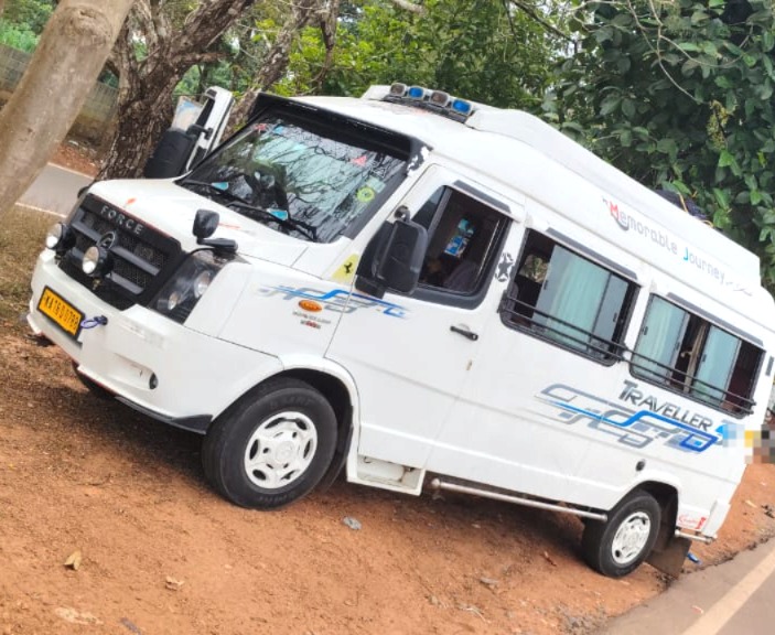 Tempo Traveller Van